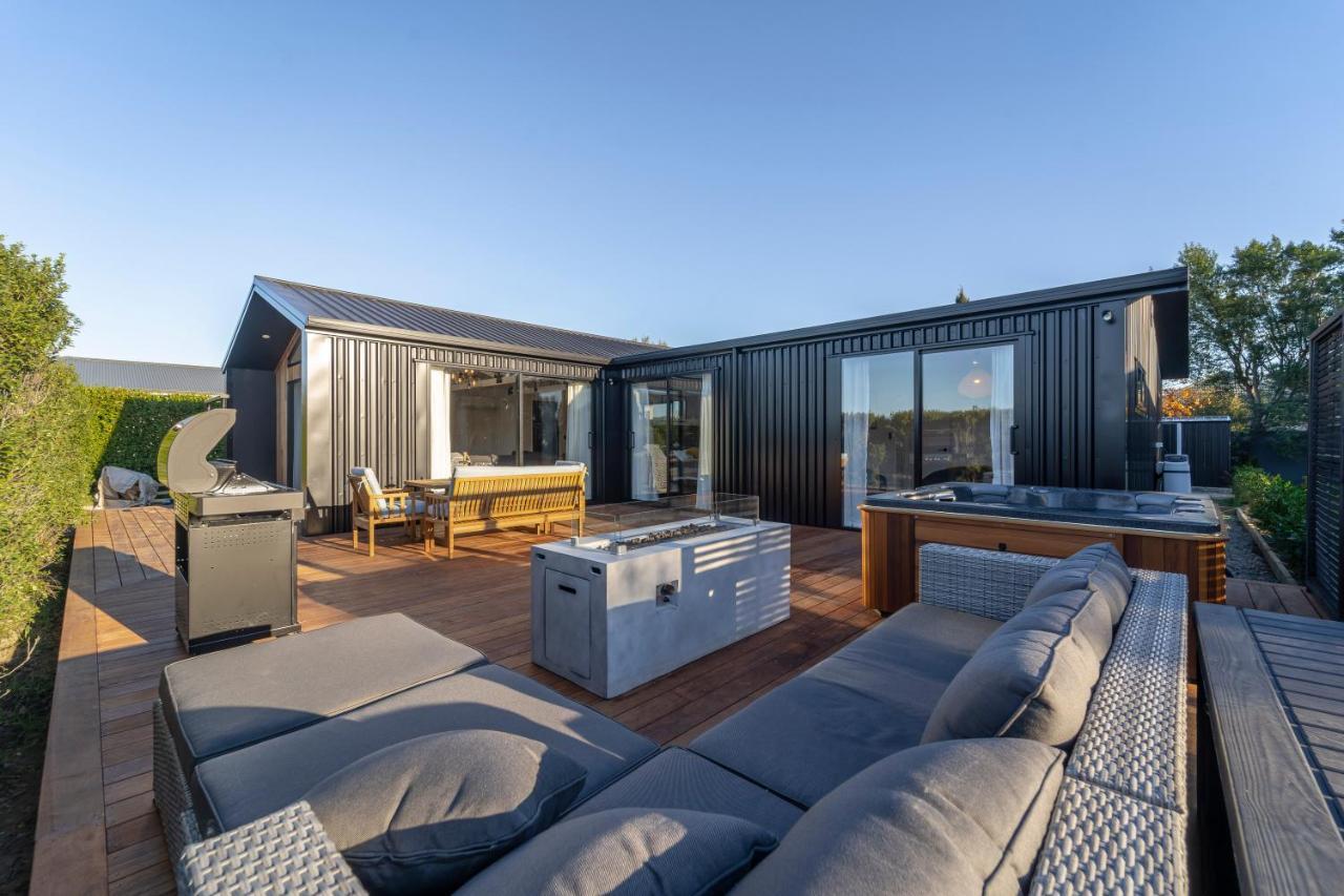 Black Barn Modern: Luxe Martinborough Escape Exterior foto